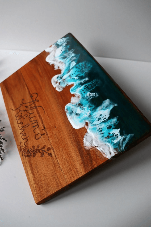 "Mum's Kitchen" Acacia Chopping Board
