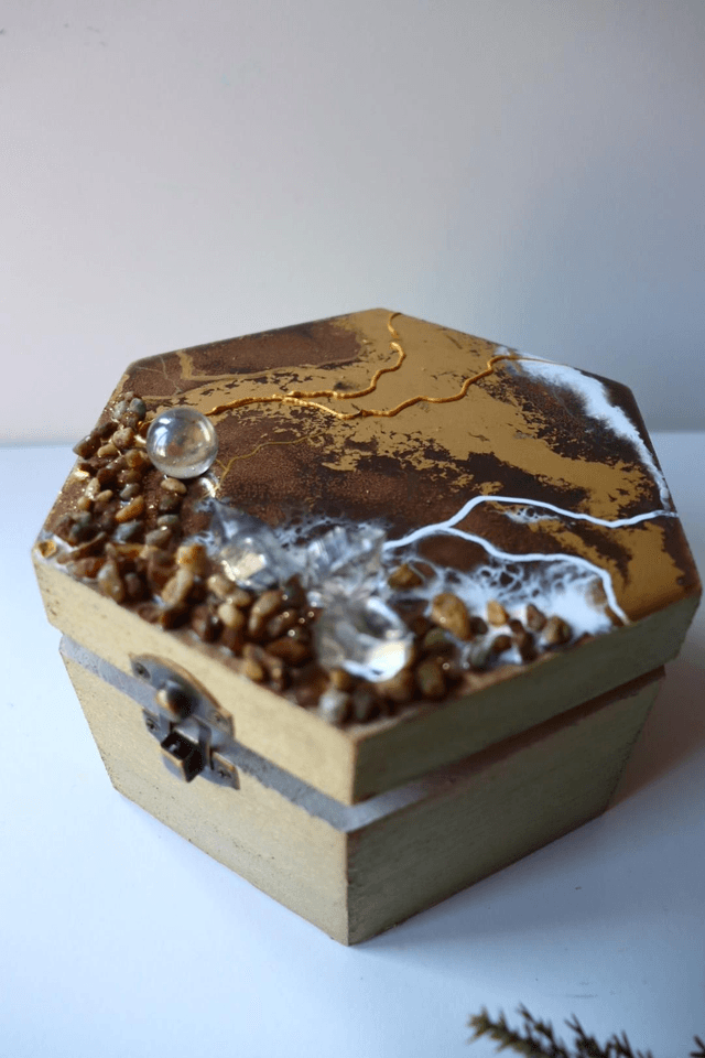 Elegant Brown Jewellery Box 
