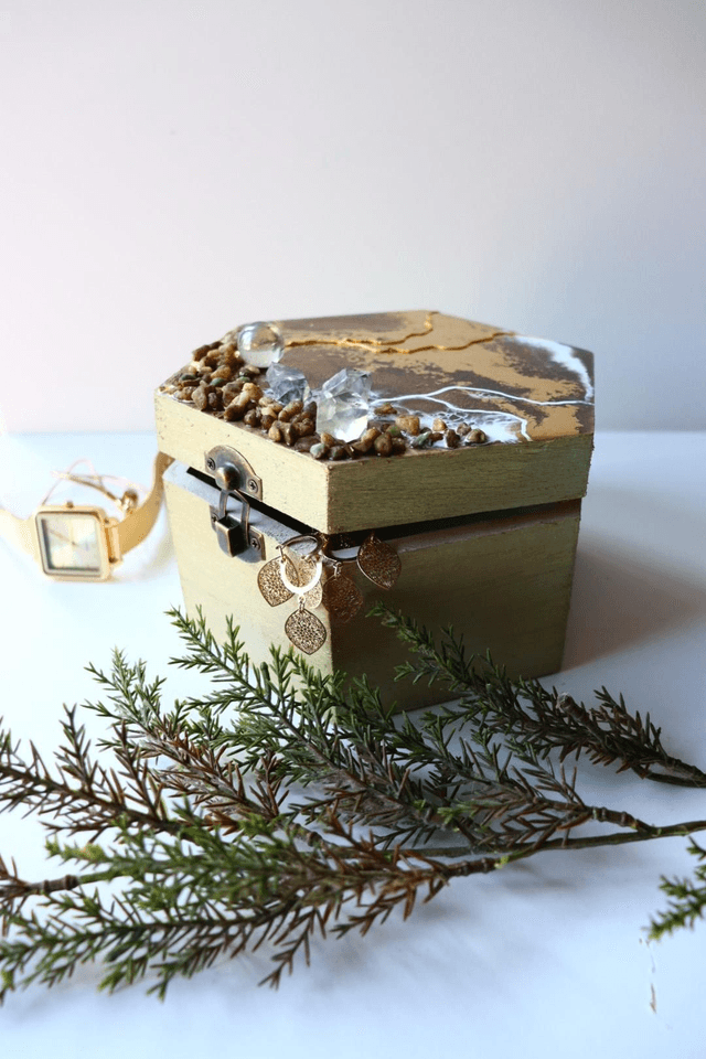 Elegant Brown Jewellery Box 