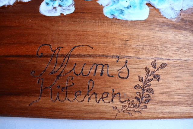 "Mum's Kitchen" Acacia Chopping Board